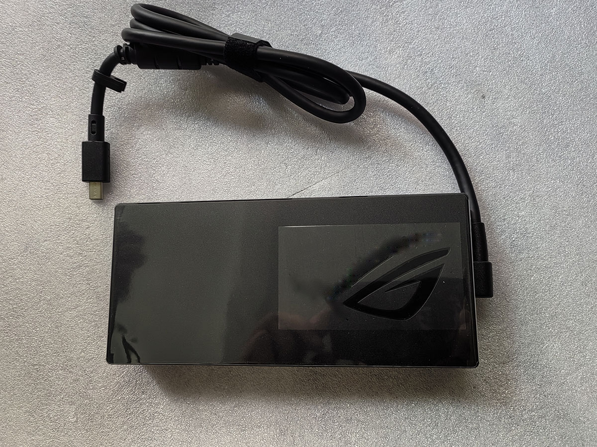 NEUES 20V 19A Rechteck Conn 38 – Pc Gaming Asus Rog Bewertung und Preis